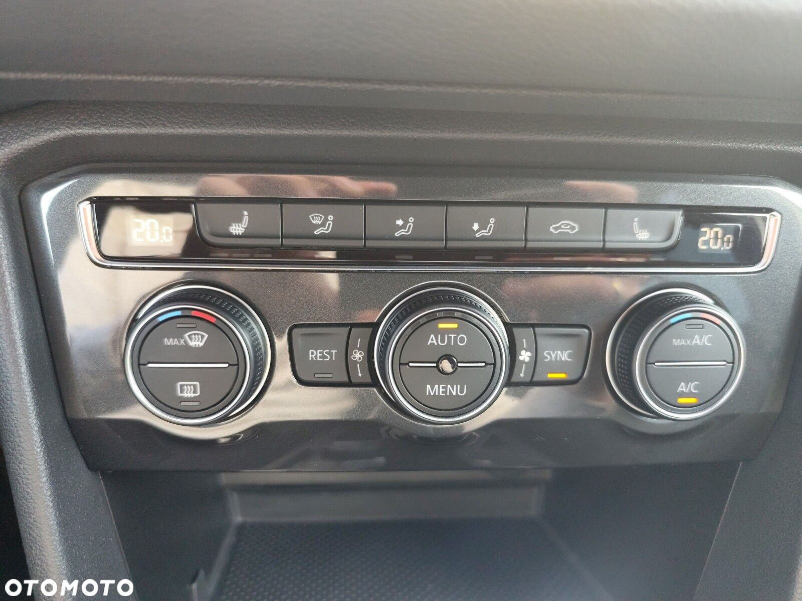 Volkswagen Tiguan - 29
