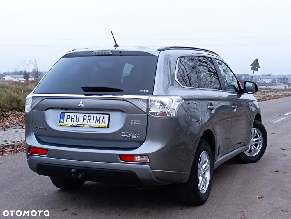 Mitsubishi Outlander - 16