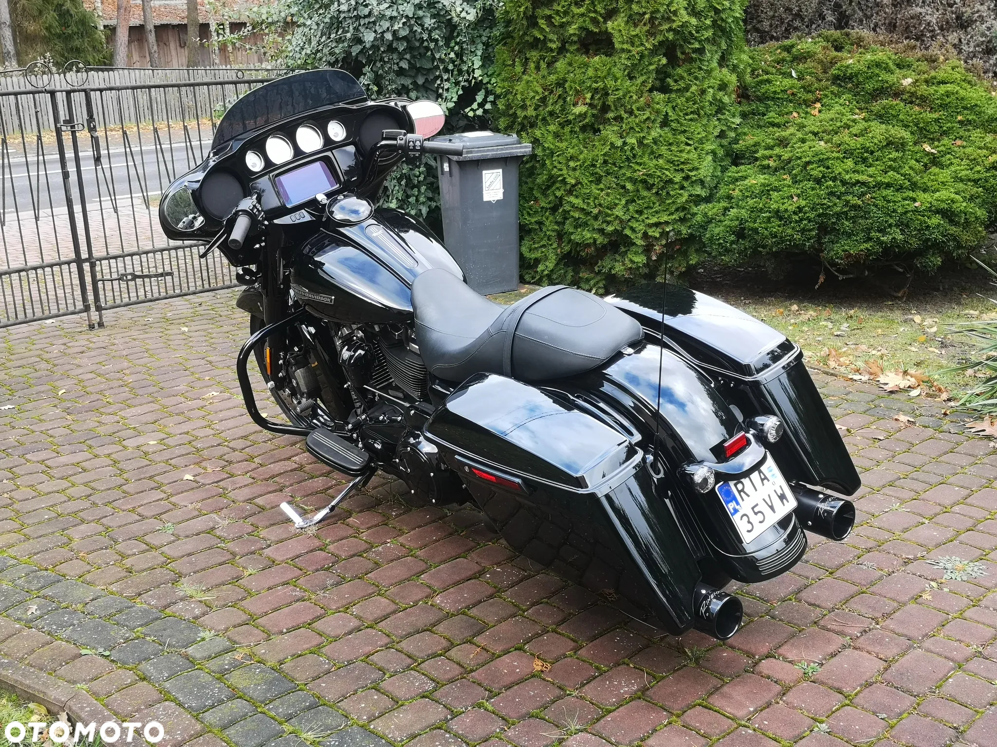 Harley-Davidson Touring Street Glide - 11