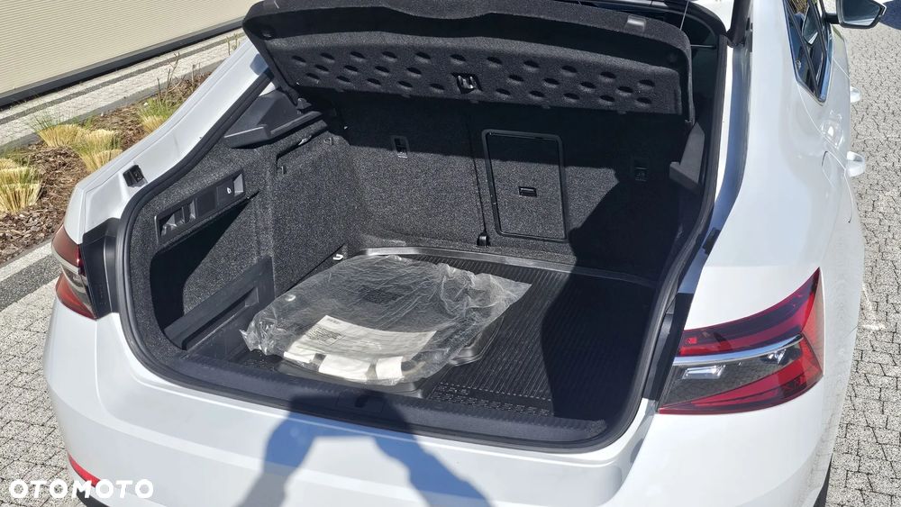 Skoda Superb 1.5 TSI Ambition DSG - 14