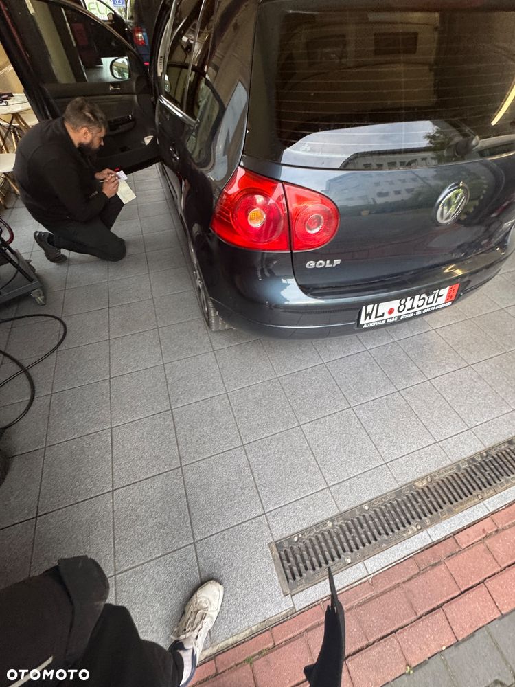 Volkswagen Golf - 16