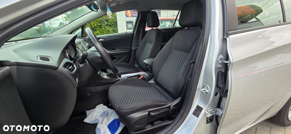 Opel Astra 1.4 Turbo Innovation - 29