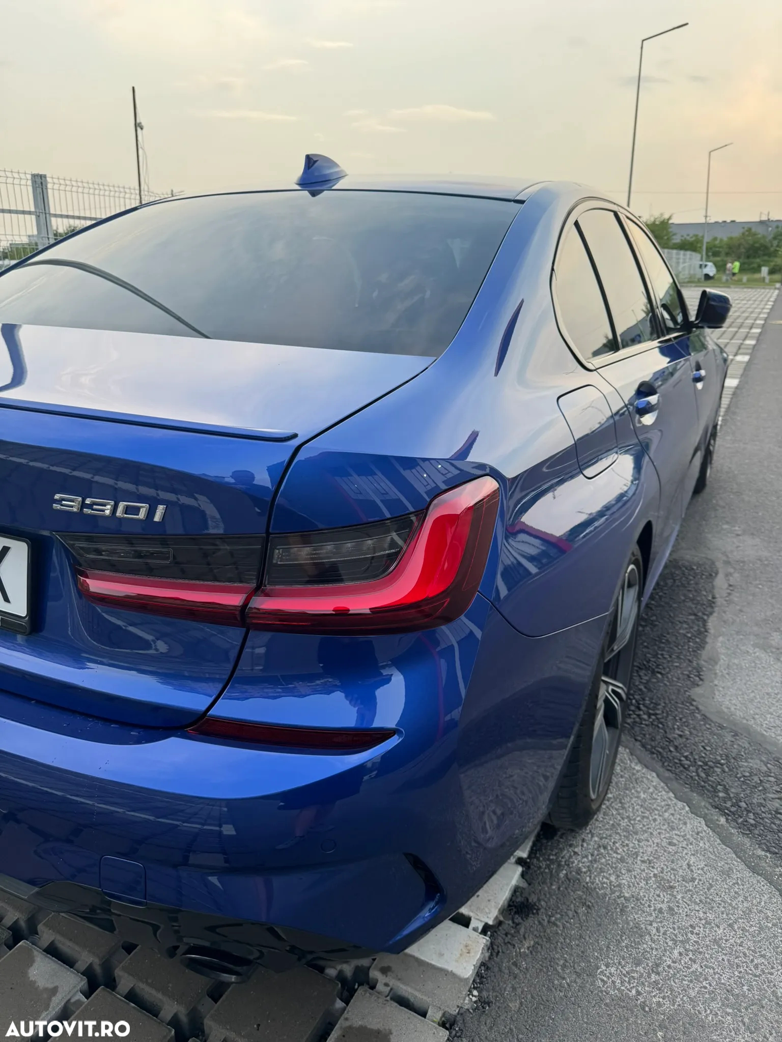 BMW Seria 3 330i xDrive AT - 9