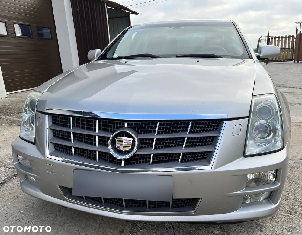 Cadillac STS - 2