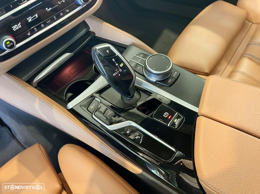 BMW 530 e Pack Desportivo M - 26