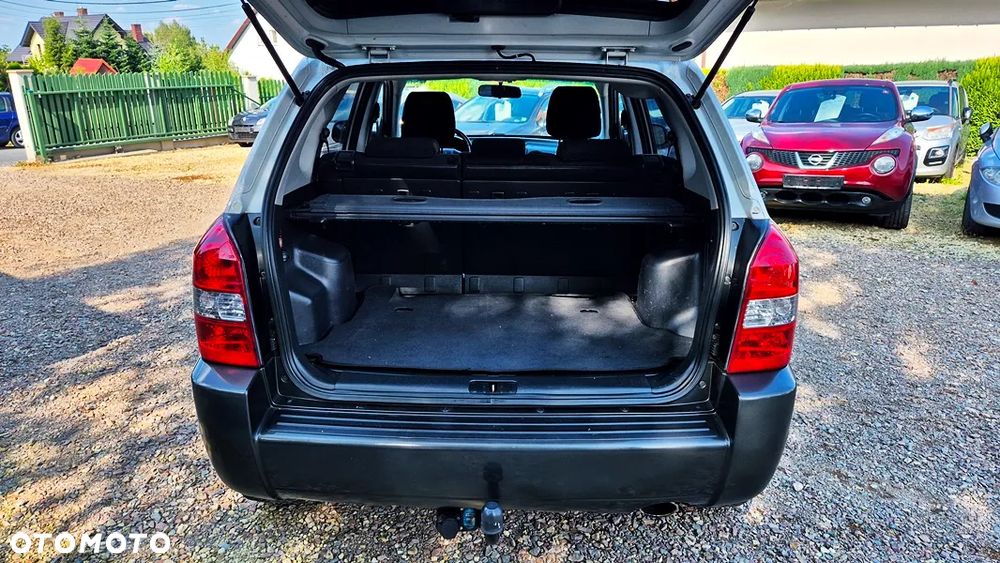 Hyundai Tucson 2.0 Comfort 2WD - 32