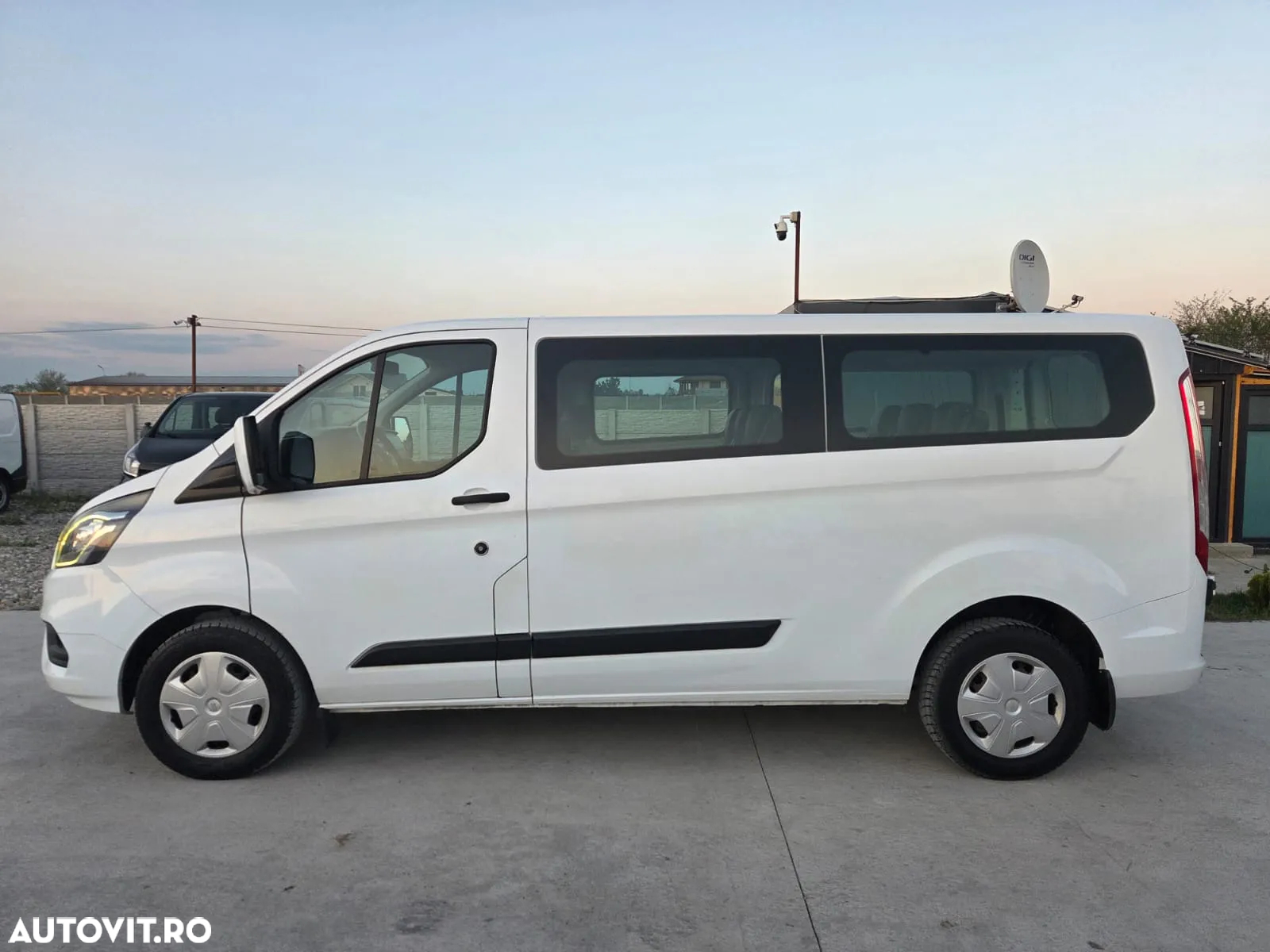Ford Transit New Custom L2H1 9locuri - 9