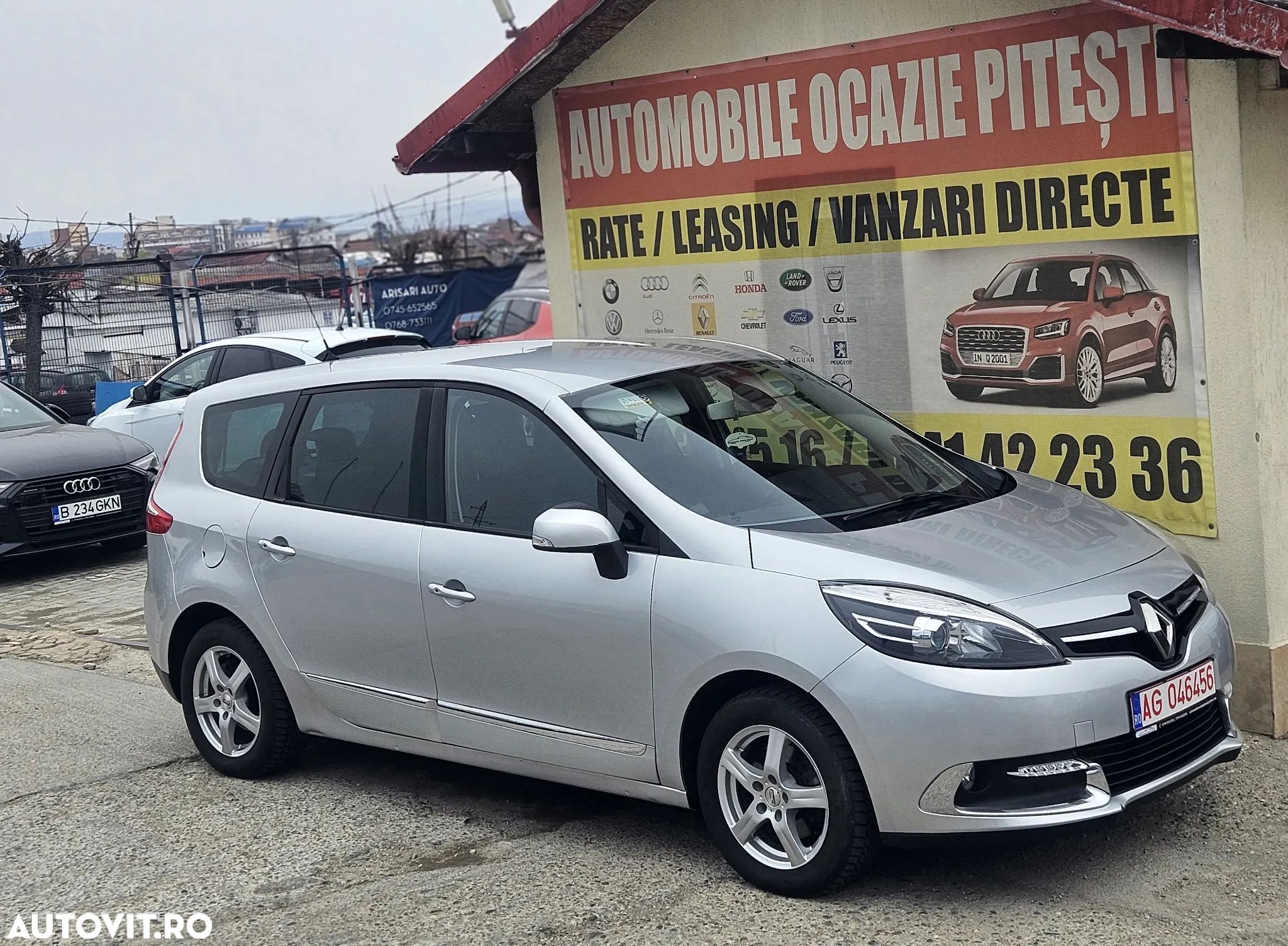 Renault Grand Scenic - 1