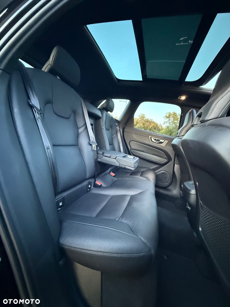 Volvo XC 60 D3 Drive-E Momentum - 24