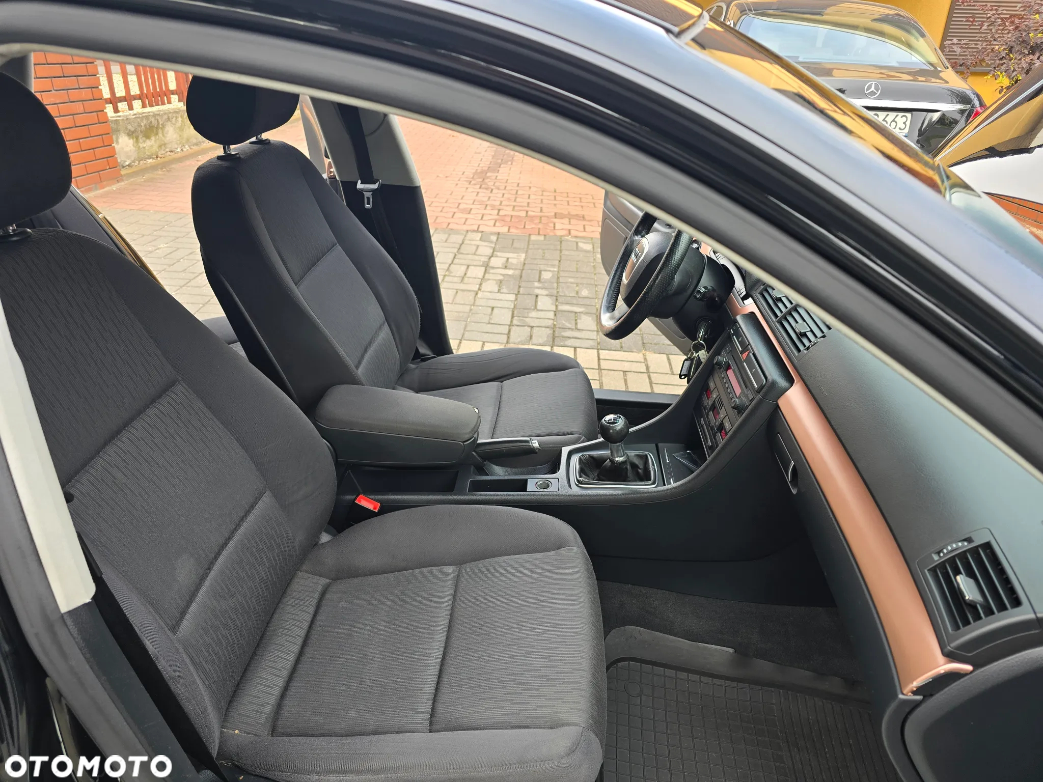 Audi A4 Avant 2.0 TDI - 16
