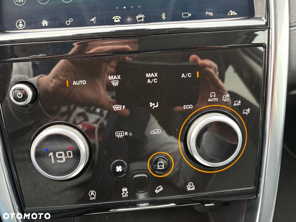 Land Rover Discovery Sport 2.0 P200 mHEV SE - 14