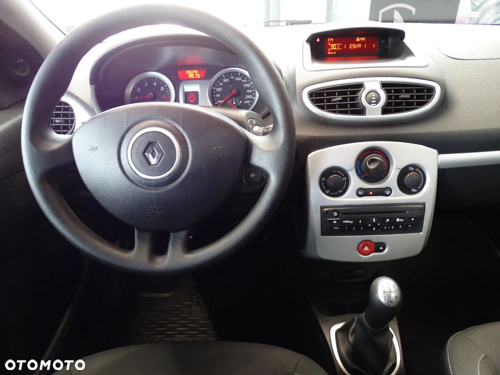 Renault Clio 1.2 16V Authentique - 4