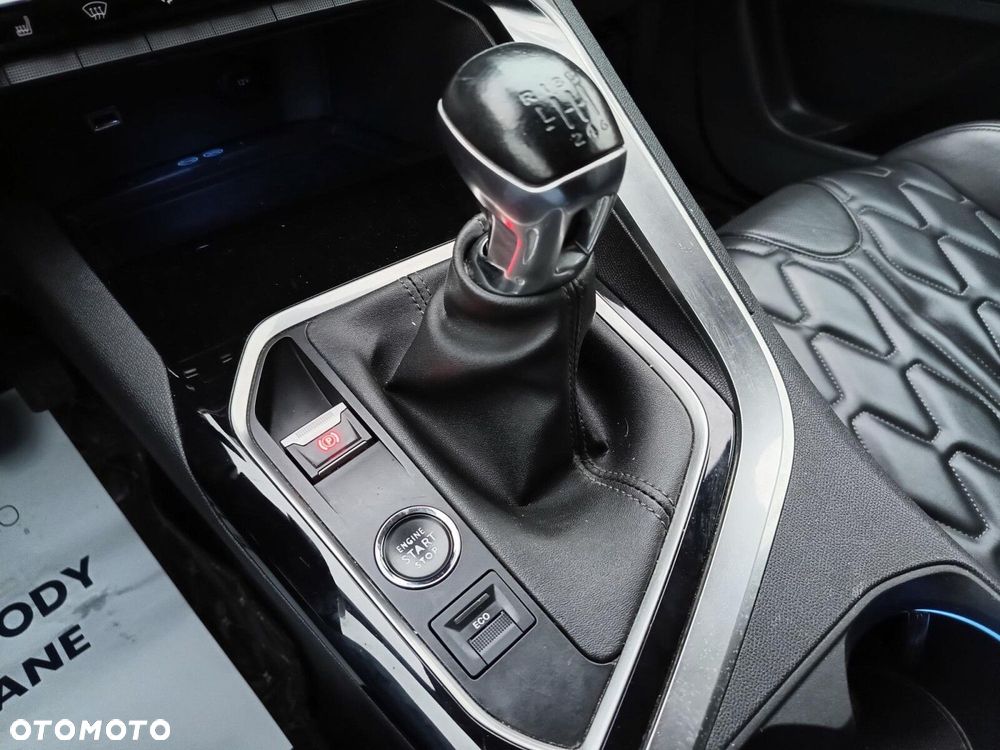 Peugeot 3008 1.2 PureTech Allure S&S - 31