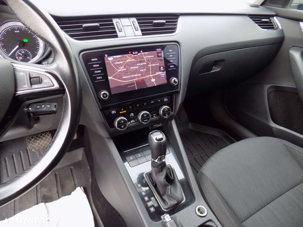 Skoda Octavia 2.0 TDI DSG 4X4 Style - 16