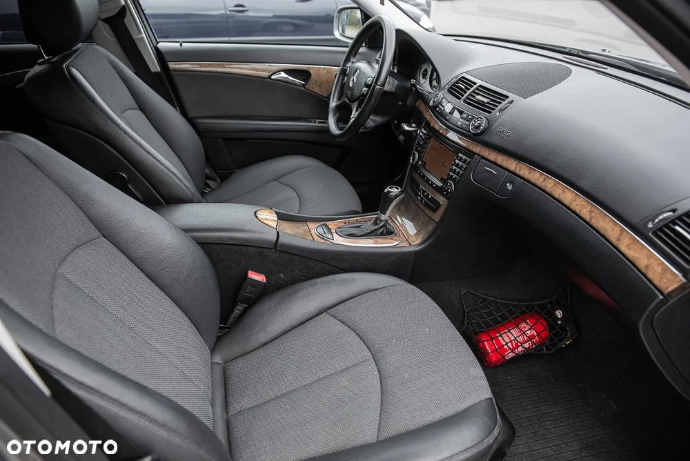 Mercedes-Benz Klasa E 220 CDI Automatik Avantgarde - 26