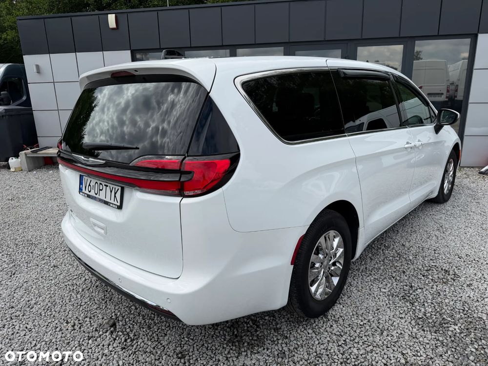 Chrysler Pacifica - 27