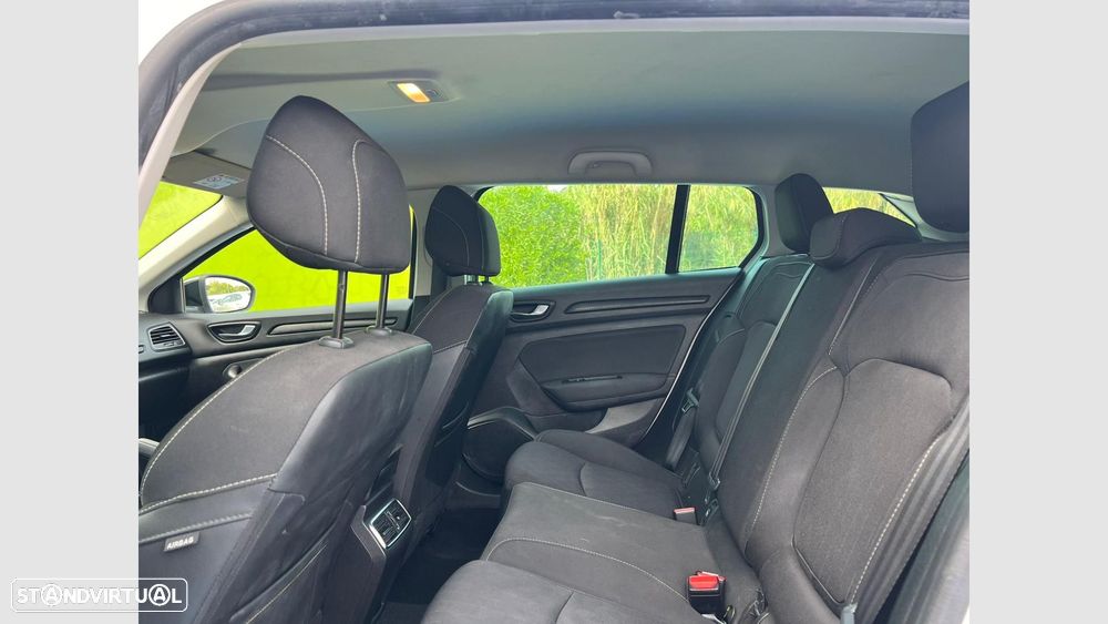 Renault Mégane 1.5 Blue dCi Limited - 11