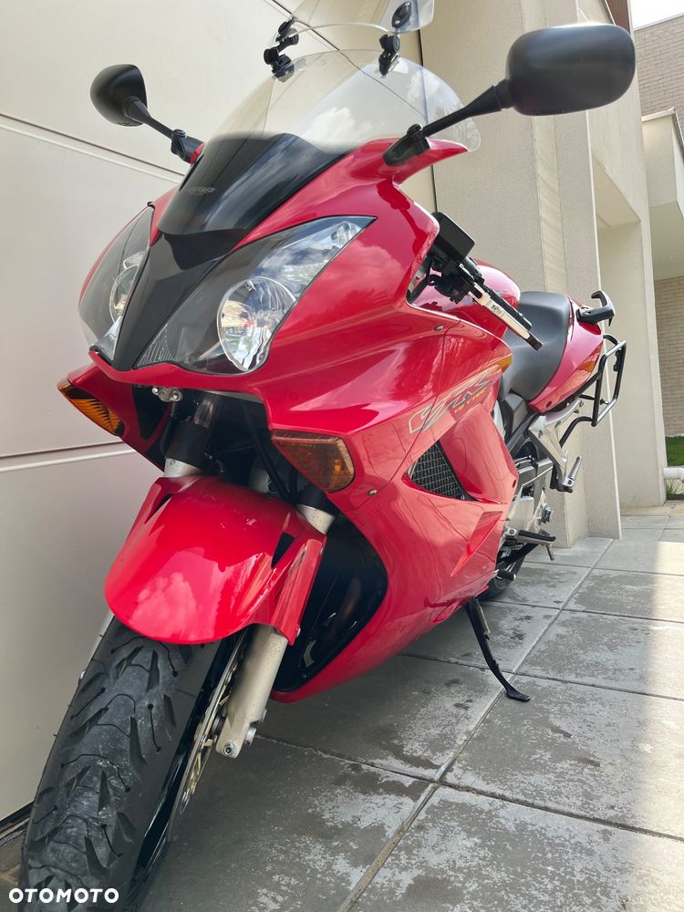 Honda VFR - 9