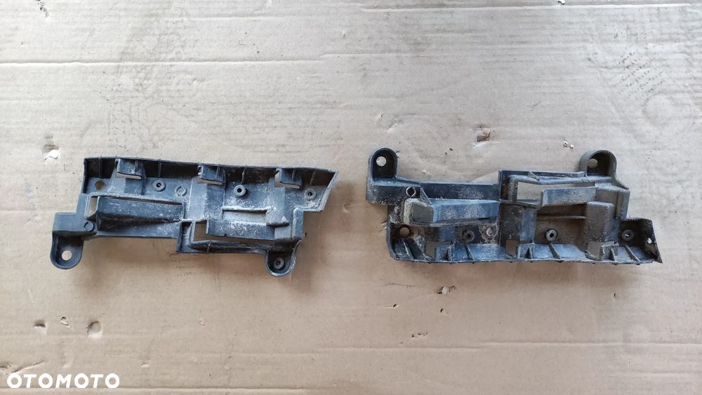 Ślizgi tylne zderzaka VW Caddy komplet 2K0807394 2K0807393 - 2