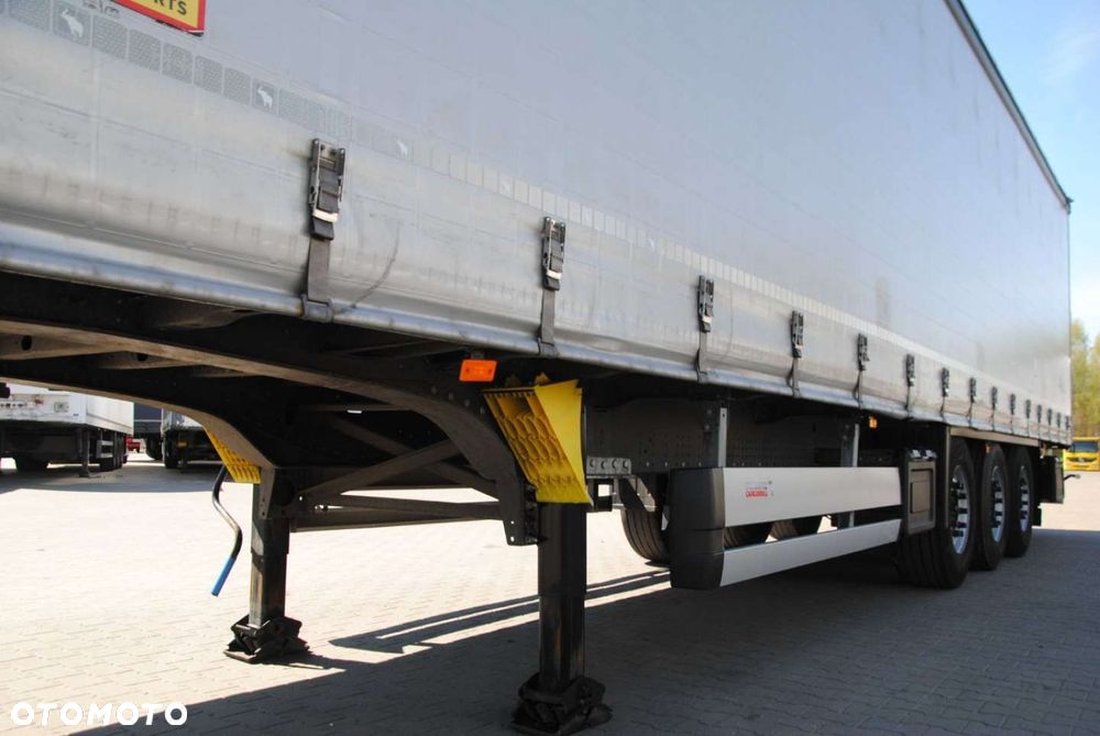 Schmitz Cargobull SCS kurtyna, podnoszona oś - 11