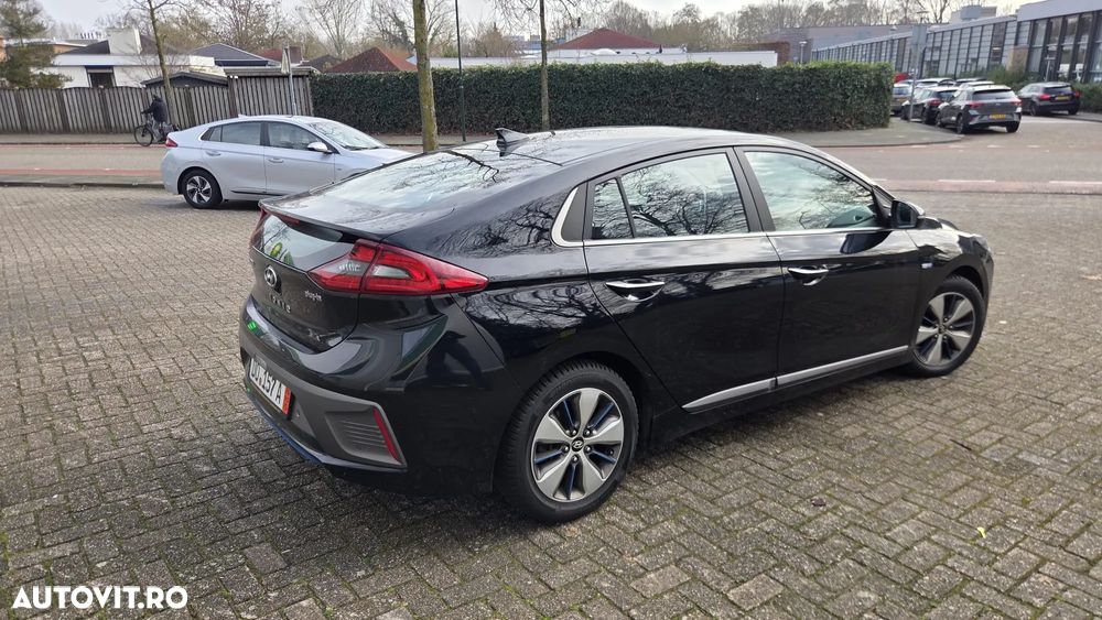 Hyundai IONIQ 1.6 141CP Exclusive - 4