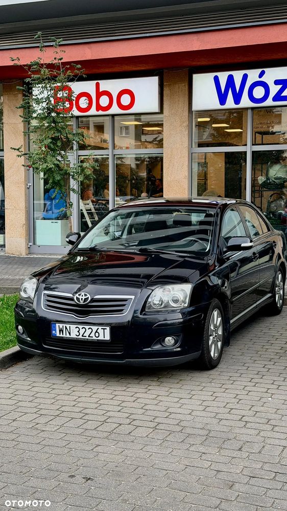 Toyota Avensis 1.8 VVT-i Sol - 1