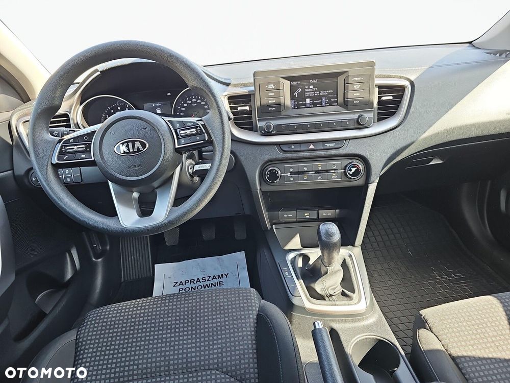 Kia Ceed - 13
