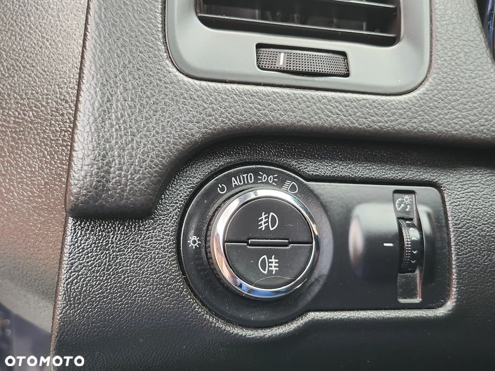 Opel Insignia - 13