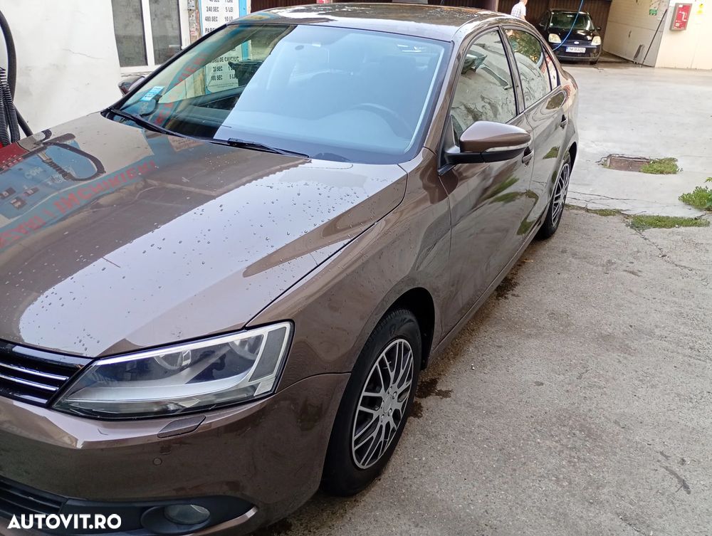 Volkswagen Jetta 1.2 TSI Comfortline - 2