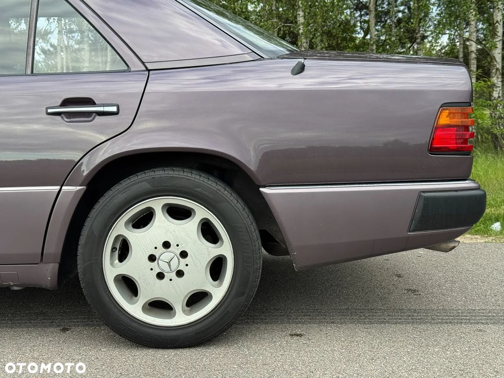 Mercedes-Benz W124 (1984-1993) - 23