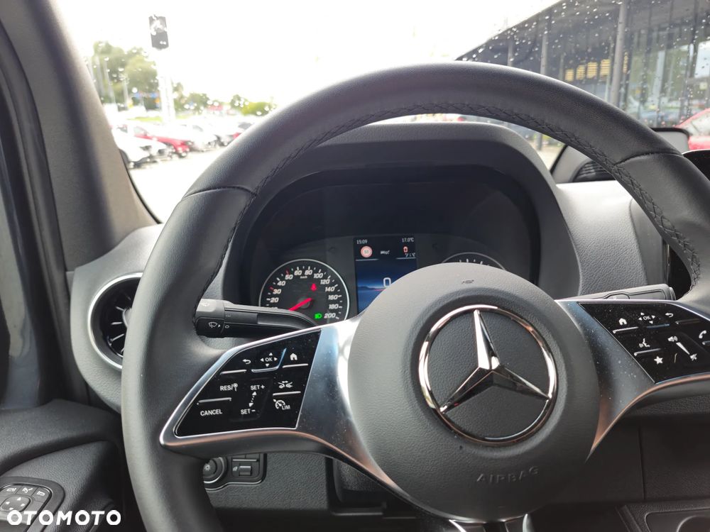 Mercedes-Benz Sprinter - 21