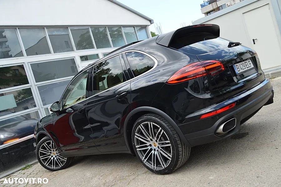 Porsche Cayenne 3.0 L - 25