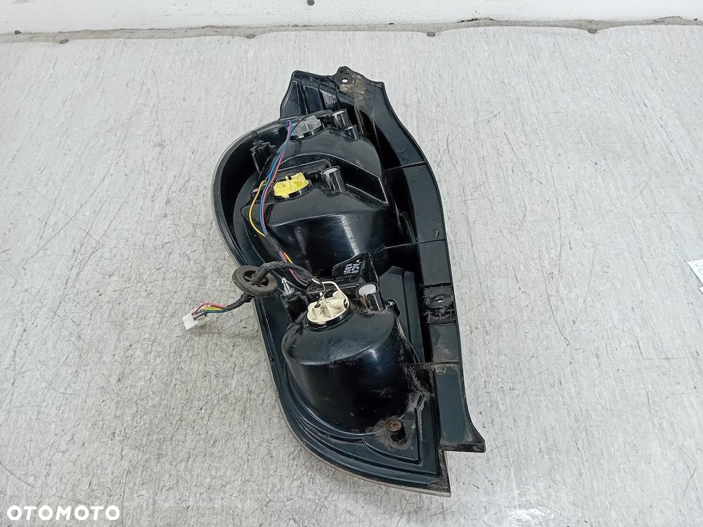 LAMPA TYLNA PRAWA CHEVROLET SPARK II HATCHBACK - 3