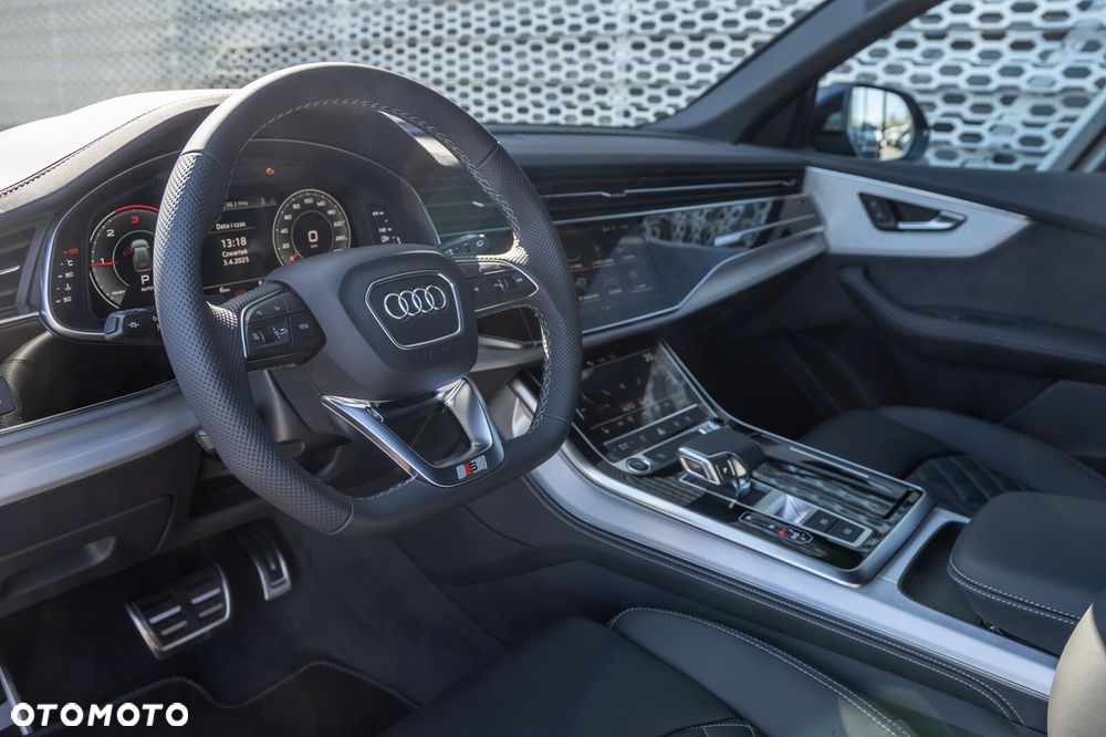 Audi Q8 - 12