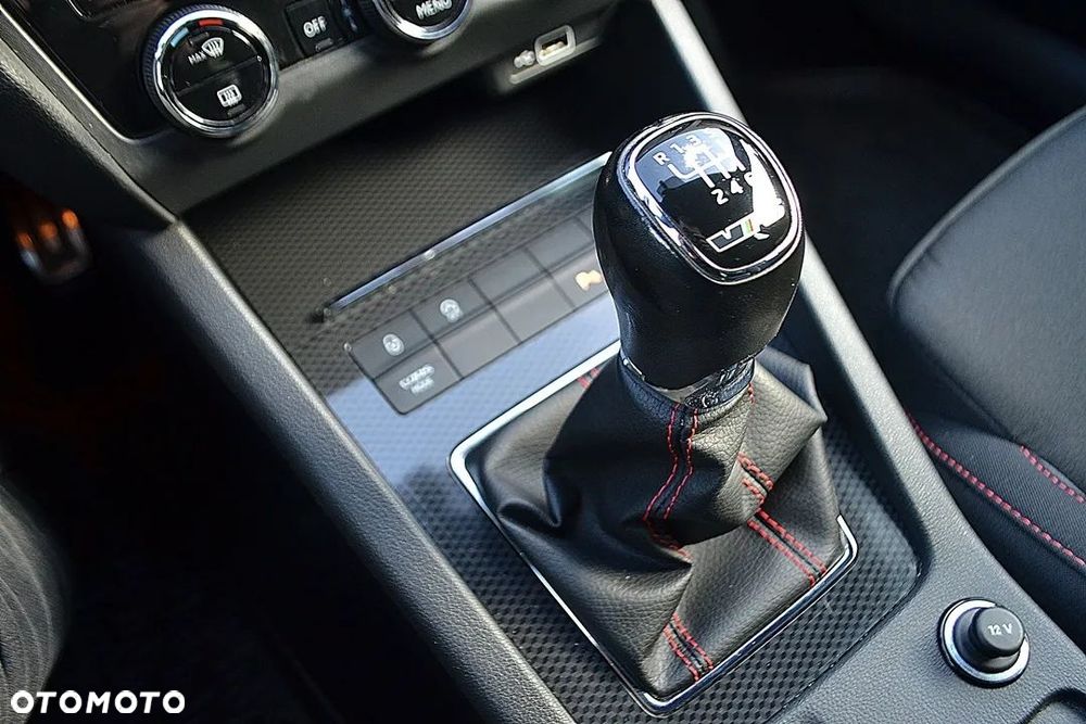 Skoda Octavia 2.0 TSI RS - 30