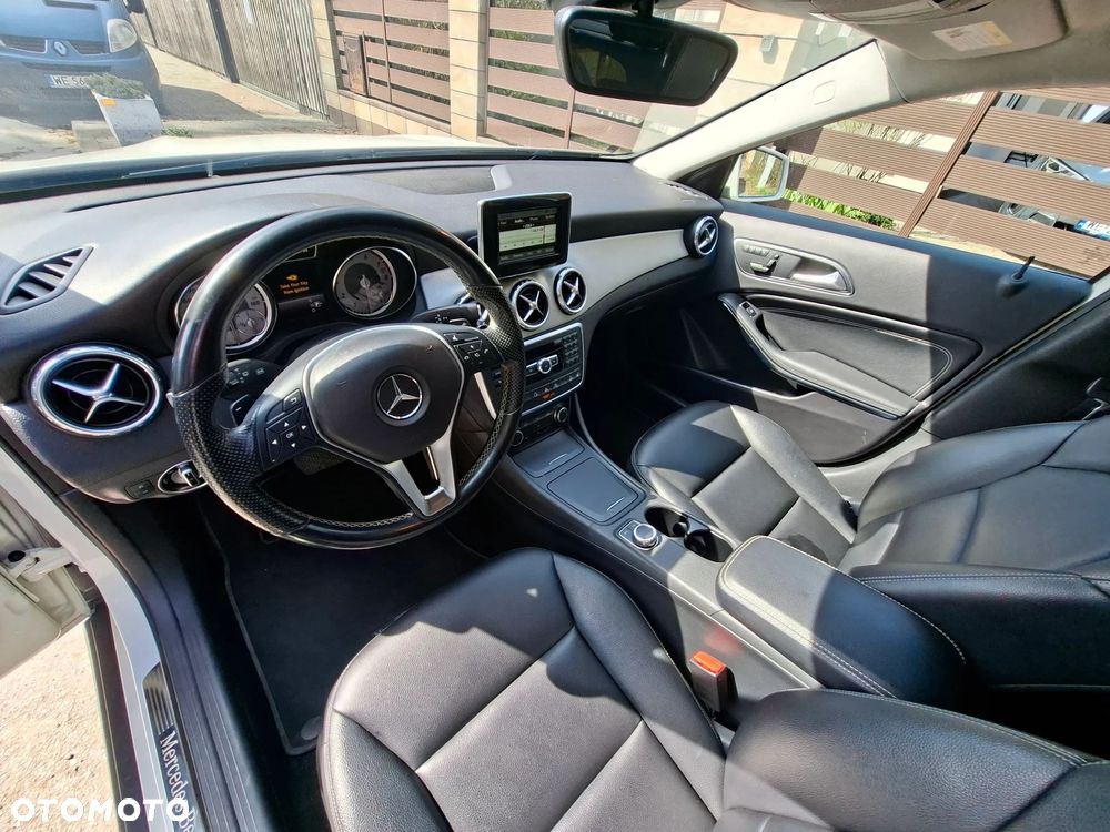Mercedes-Benz GLA 250 4Matic 7G-DCT SCORE - 23