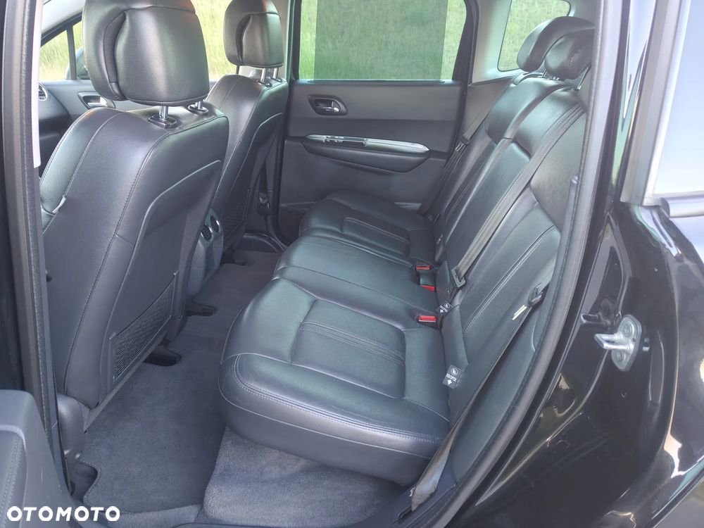 Peugeot 3008 HDi FAP 150 Roland Garros - 17