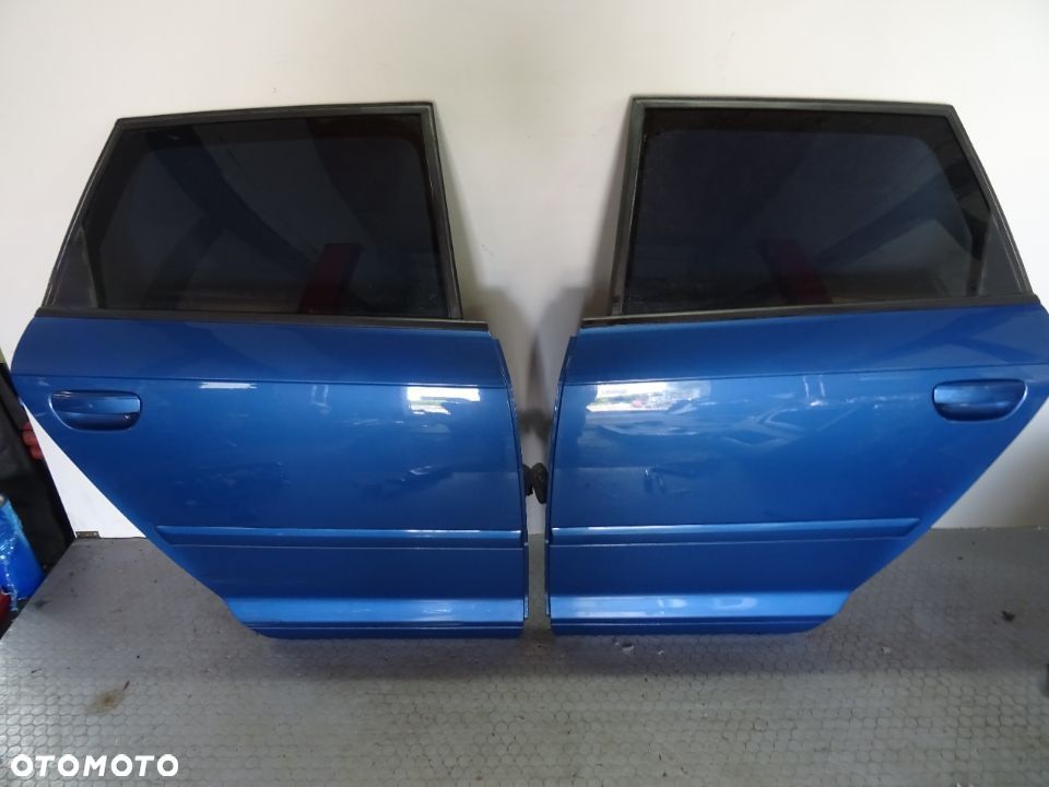 LX5V drzwi prawe lewe tyl Audi A3 8P LIFT Sportback 5D czesci