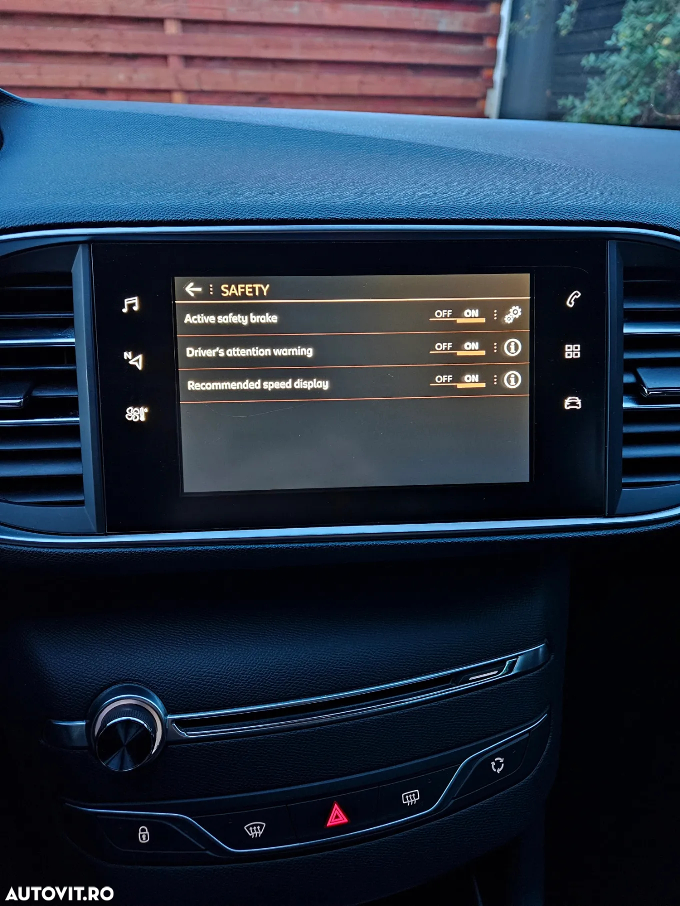 Peugeot 308 SW BlueHDi 120 EAT6 Stop & Start Active Business-Paket - 12