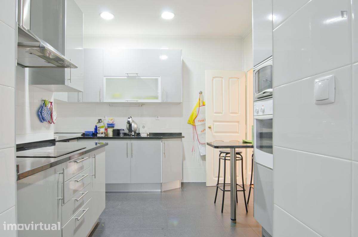 Quarto - localizado em Arroios Lisbon - Grande imagem: 4/17