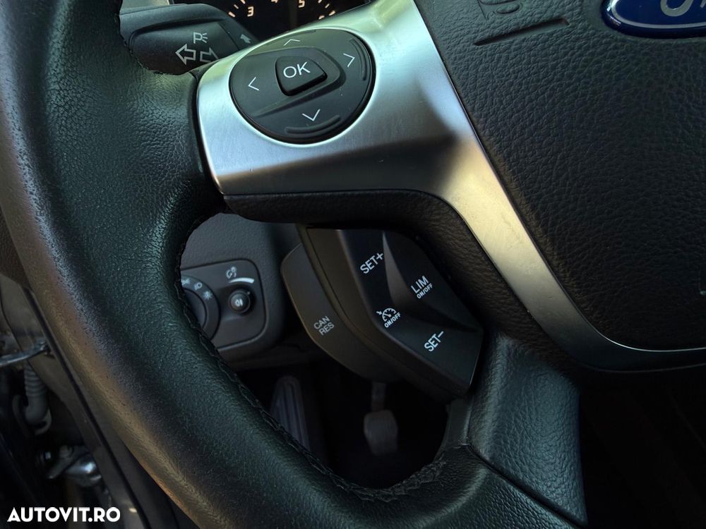 Ford Kuga - 13