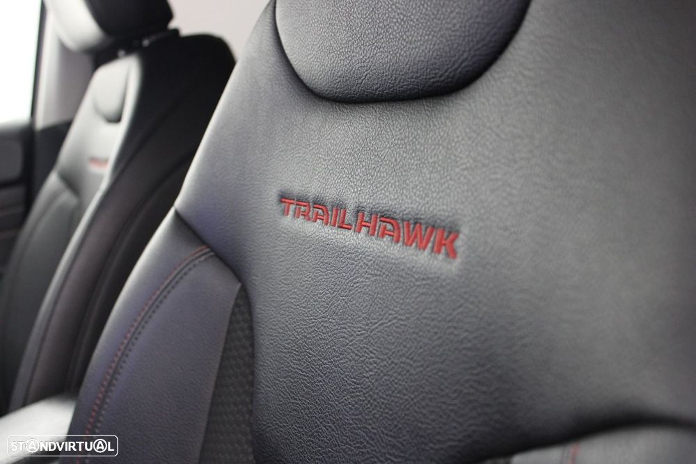 Jeep Compass 1.3 TG Trailhawk - 19