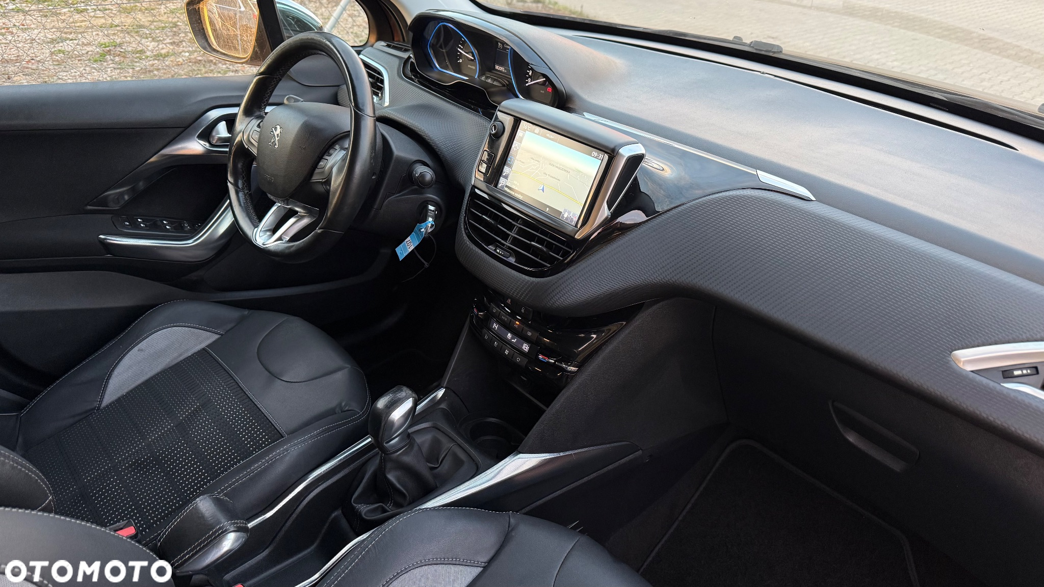 Peugeot 2008 1.6 e-HDi Allure S&S - 7
