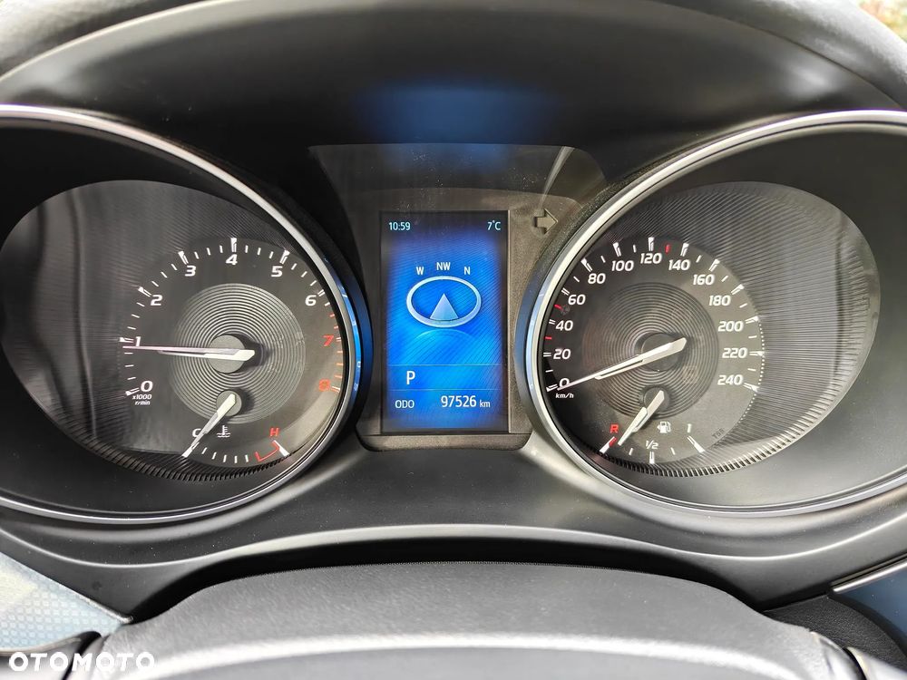 Toyota Avensis 1.8 Selection MS - 13