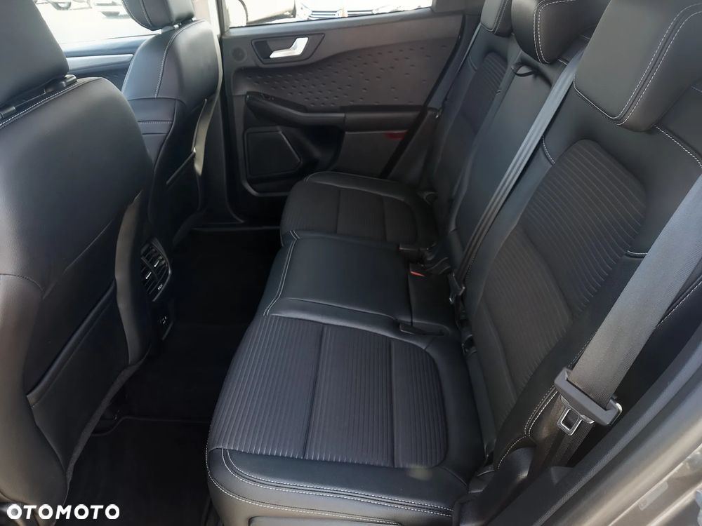 Ford Kuga 2.0 TDCi FWD Titanium - 24