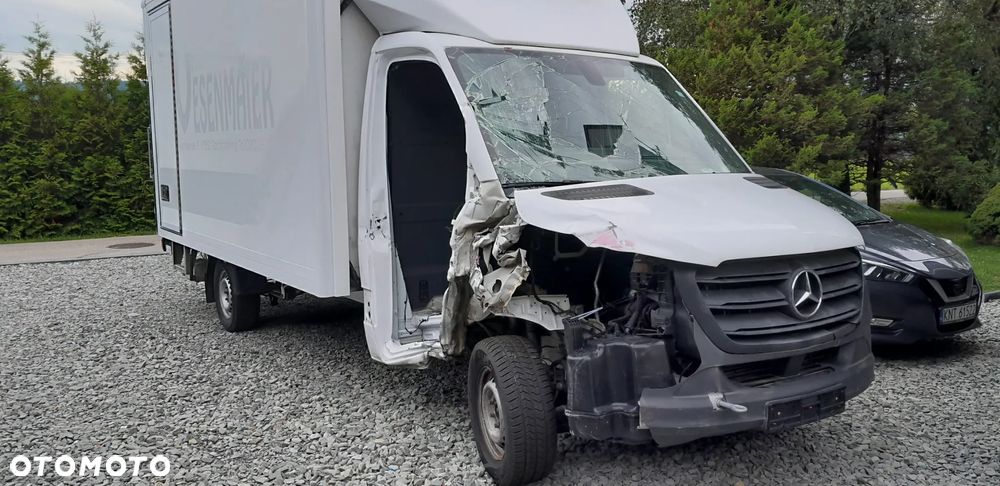 Mercedes-Benz Sprinter - 2