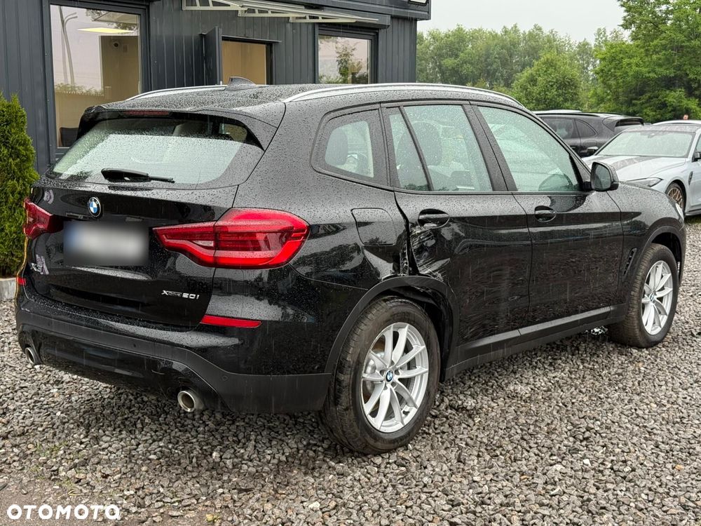 BMW X3 xDrive20i Advantage - 9