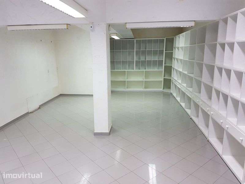 Vendo loja 45m2 Mira-Sintra - Grande imagem: 2/6
