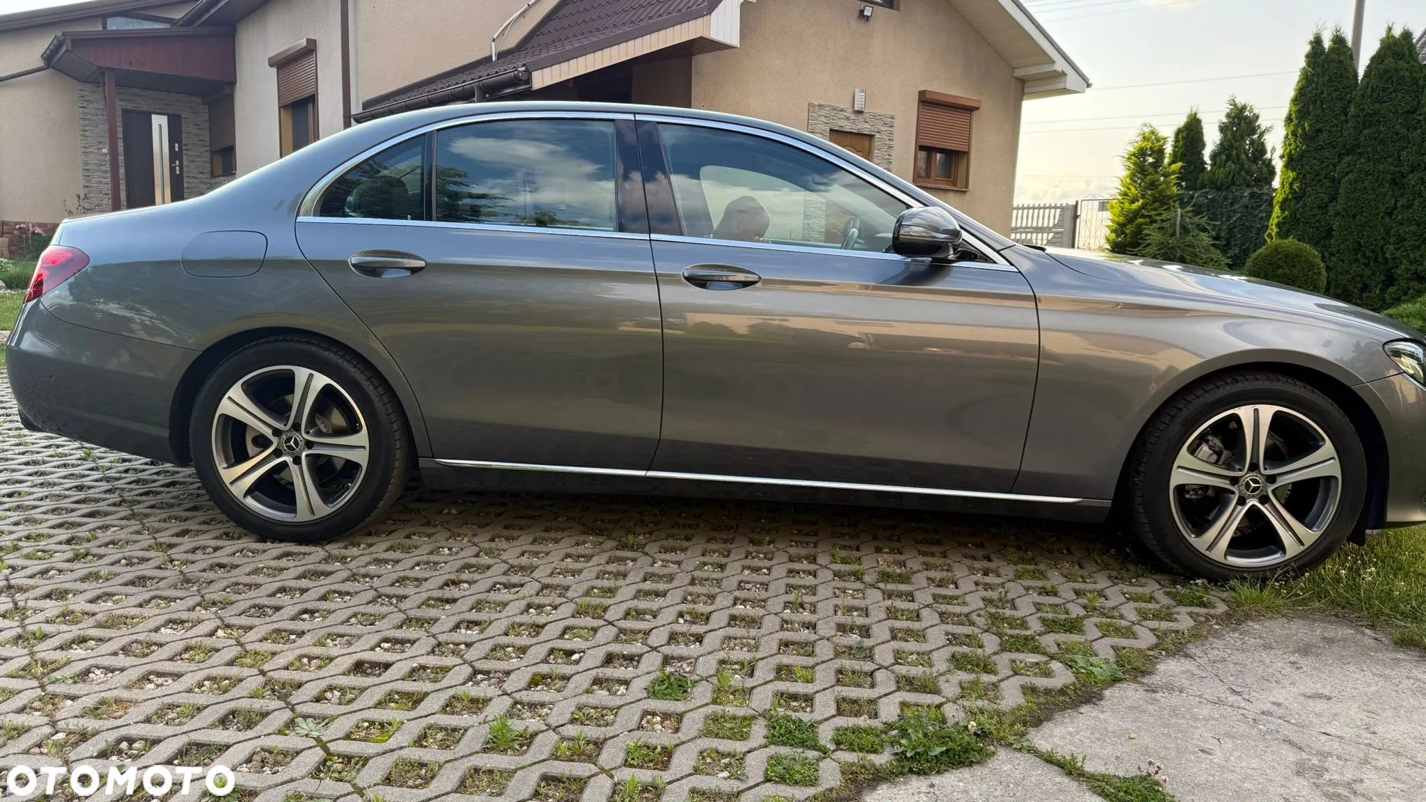 Mercedes-Benz Klasa E 220 d 9G-TRONIC Avantgarde - 3