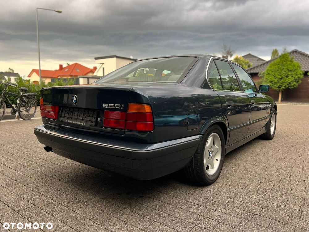 BMW Seria 5 520i - 14